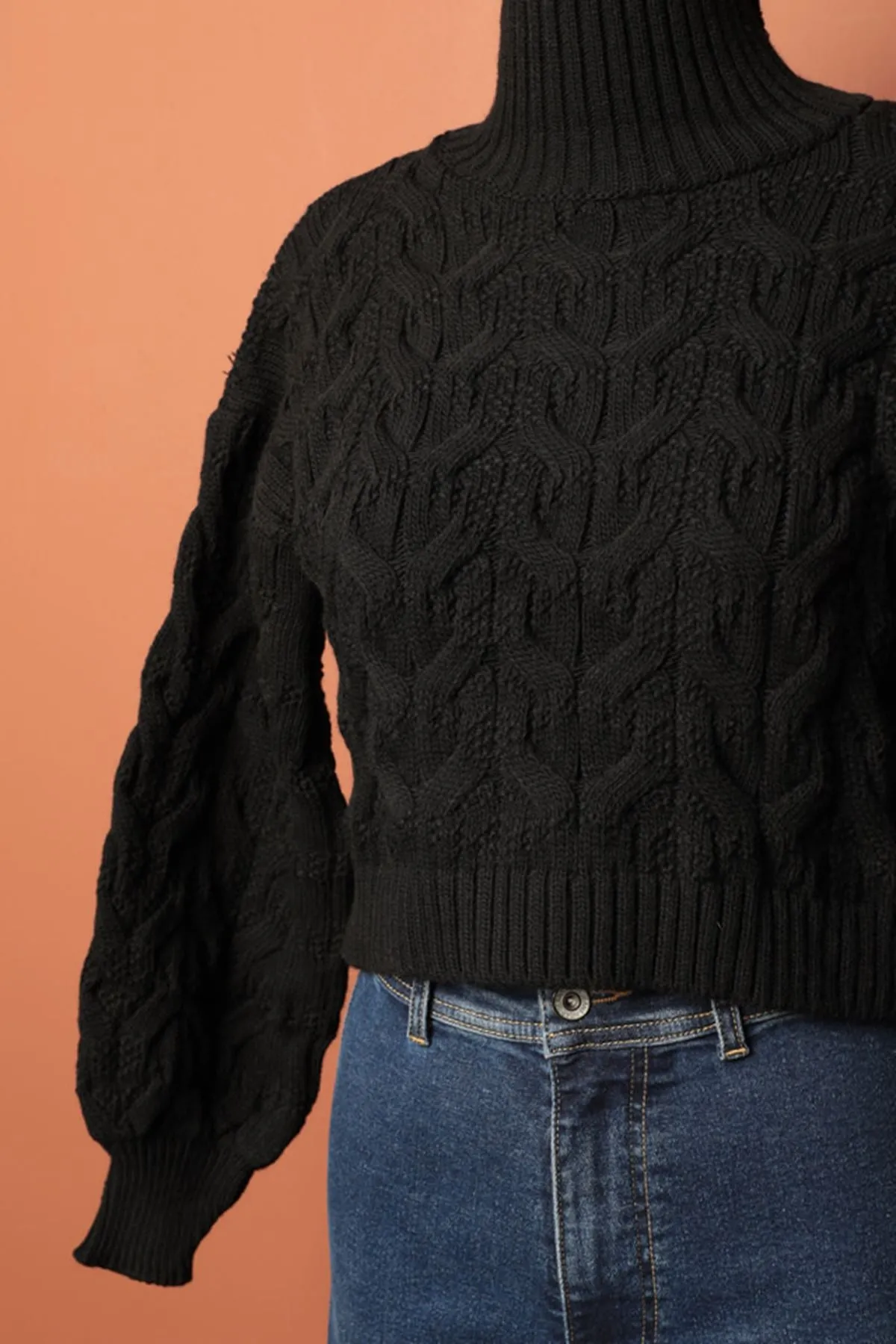 KKT Women's Black Sweater with Knitwear Fabric Detail - Cuenca
